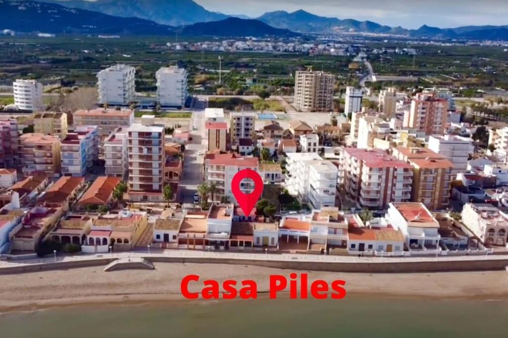Beachfront House Piles Exterior foto